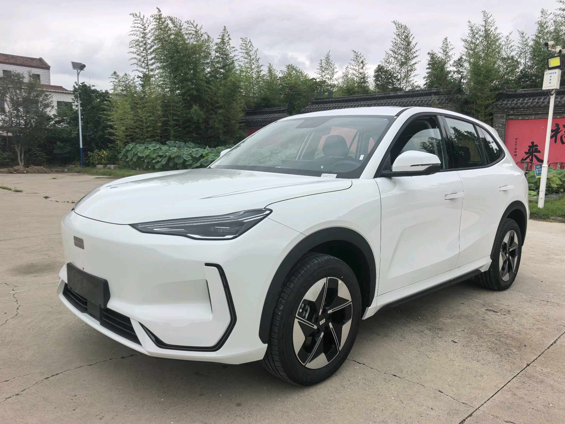 Geely Galaxy 2026 E5 530km Launch Edition, Automatic Transmission exterior