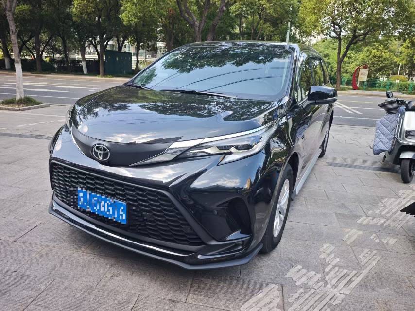 Toyota 2024 Grevia Hybrid 2.5 CVT Comfort Edition Automatic Transmission exterior