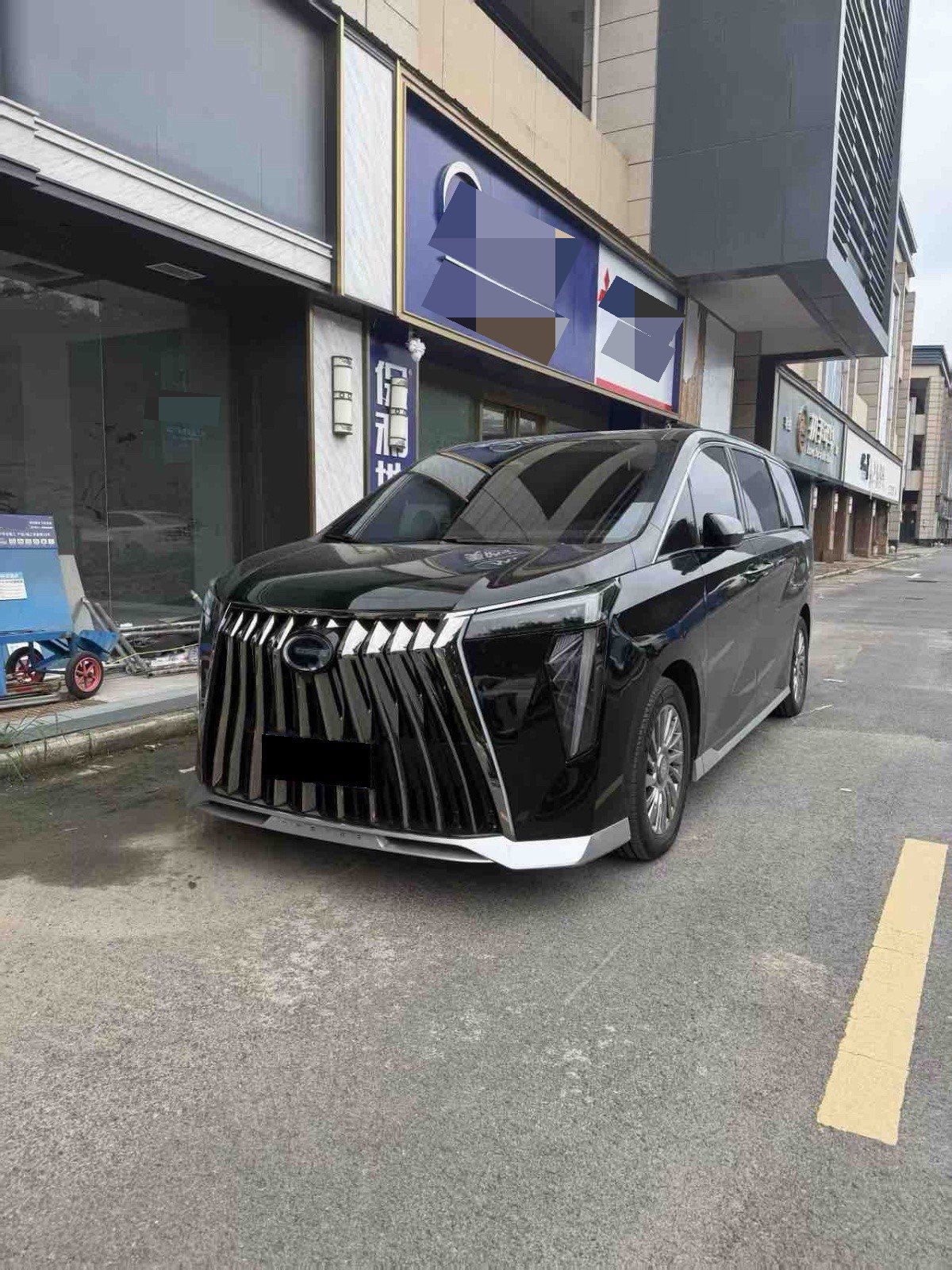 GAC Trumpchi 2025 M8 Dual-Power 2.0T Master Series Super Hybrid Edition, Automatic Transmission exterior