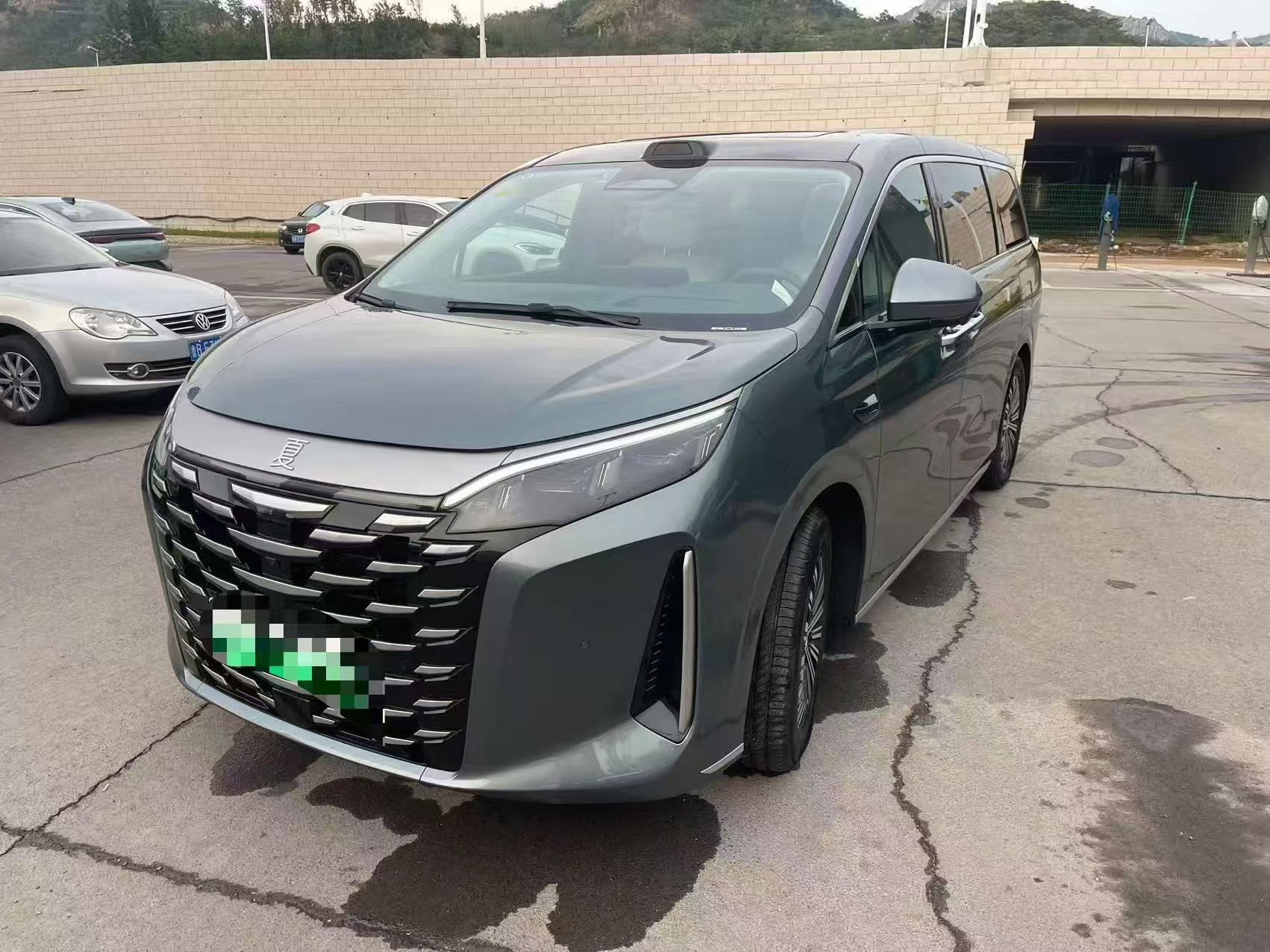 BYD 2026 Xia DM-i 1.5T CVT 218 km Excellence Edition Automatic exterior