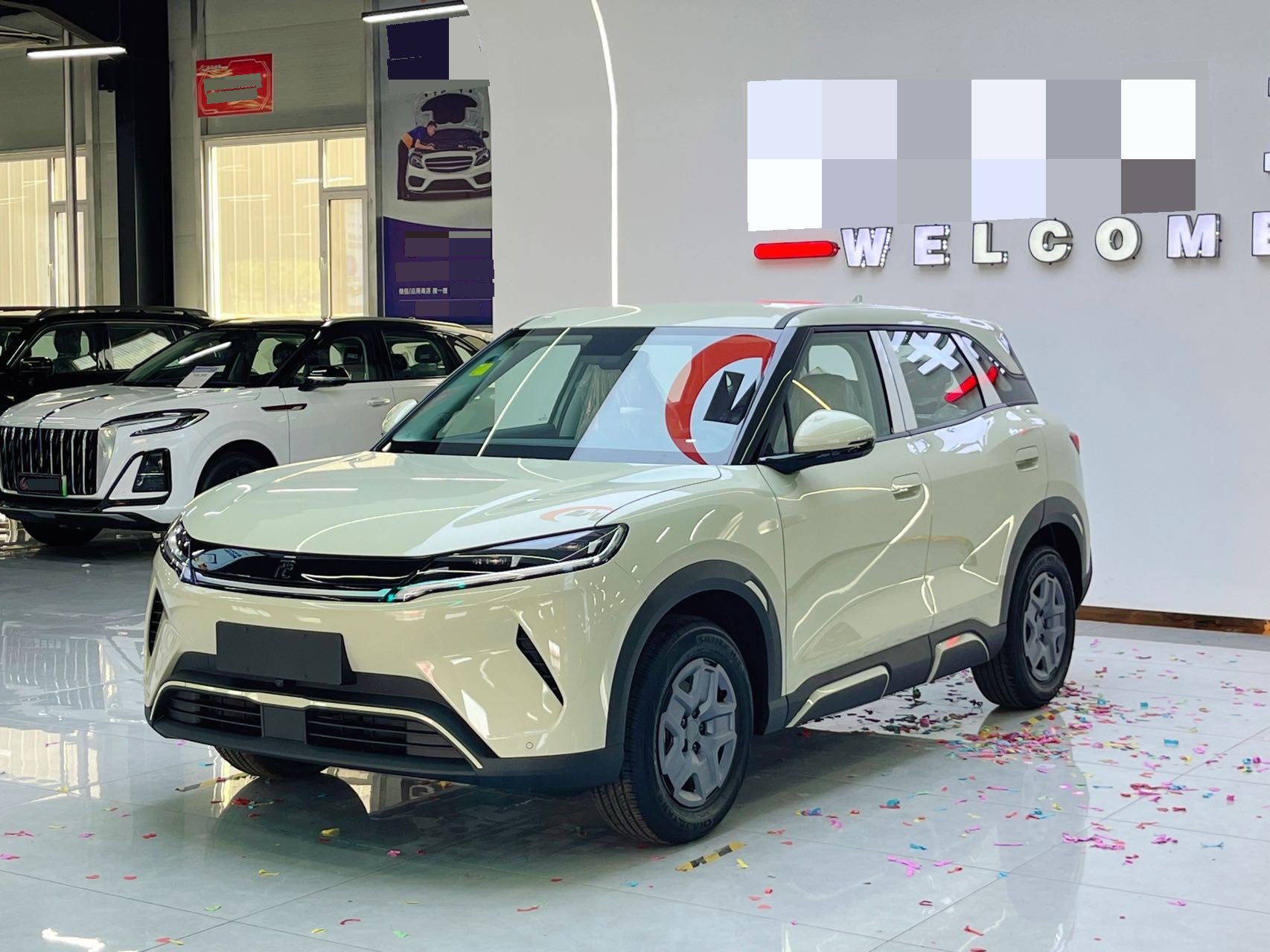 BYD 2025 Yuan UP 301KM Navigation Edition, Automatic Transmission exterior