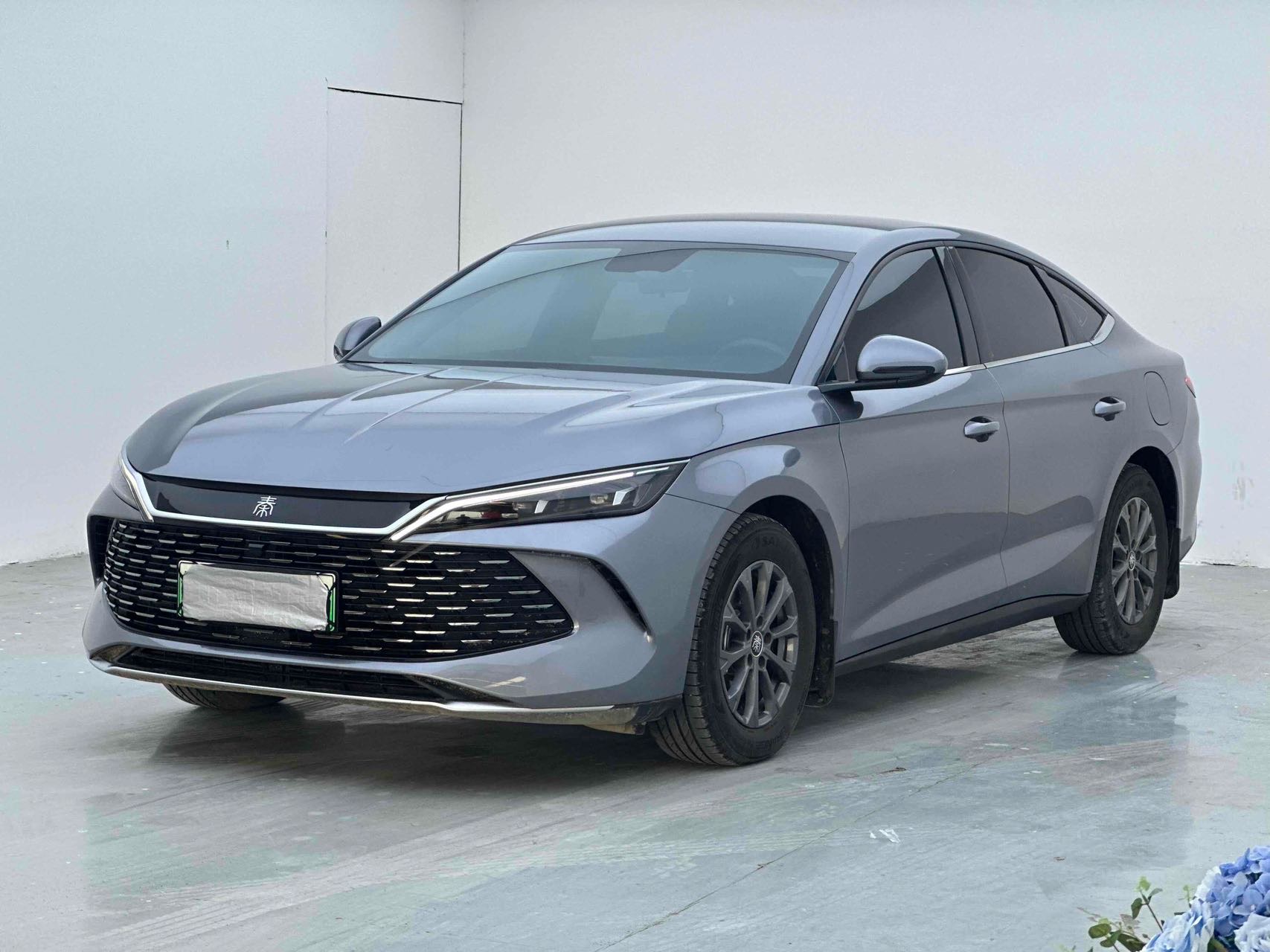 BYD 2025 Qin L DM-i 1.5 CVT Intelligent Driving Edition 80KM Leading Model, Automatic Transmission exterior