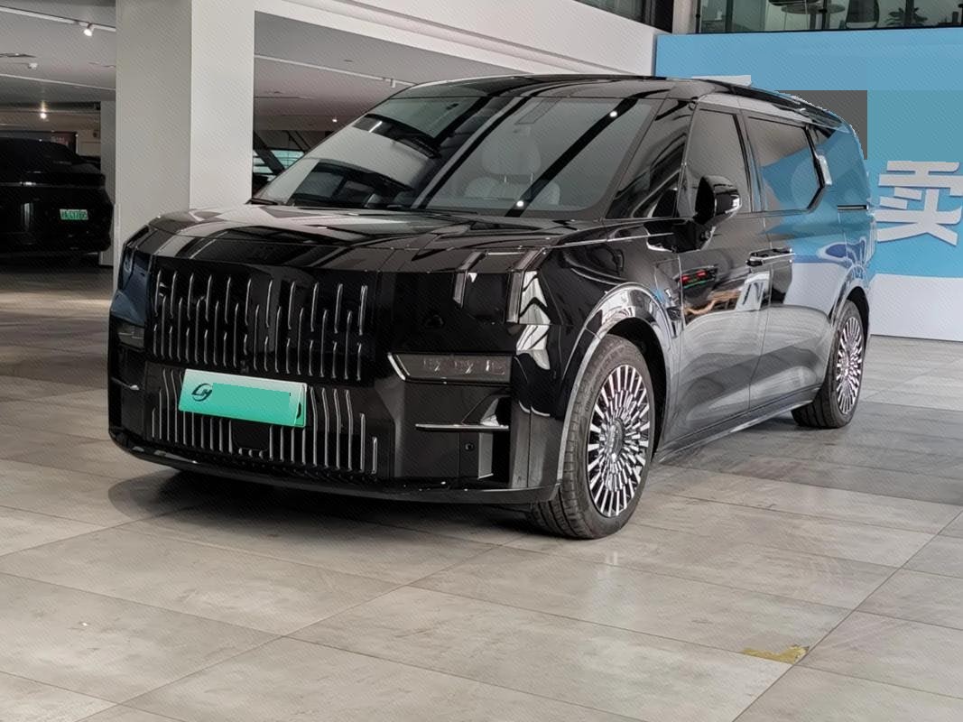 Zeekr 009 2024 Model Year, 7-Seater with Center Aisle, AWD, 108kWh exterior