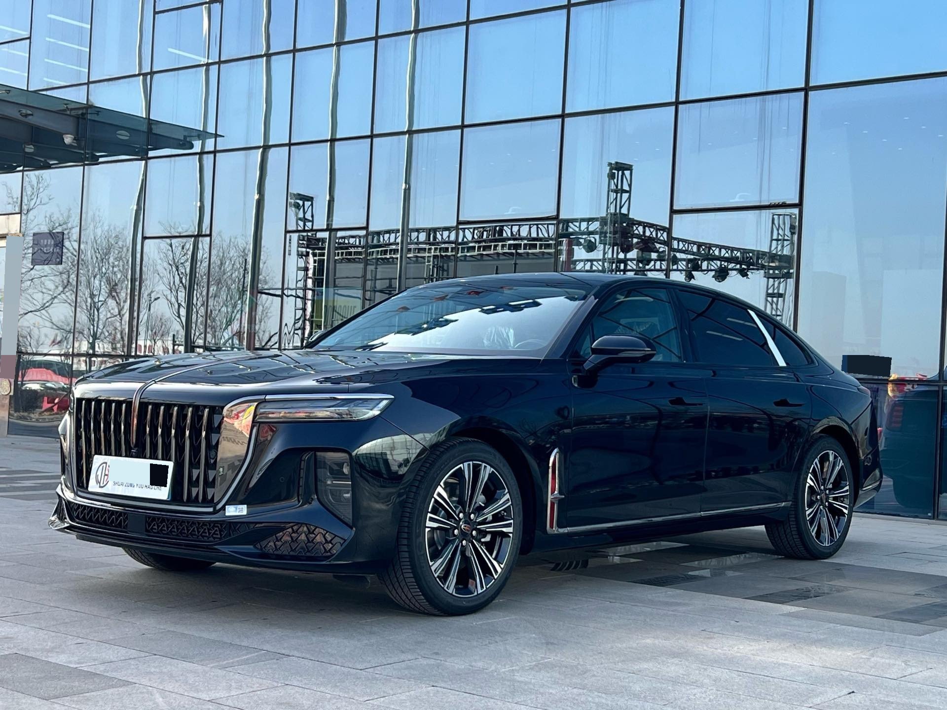 Hongqi H9 2023 Model Year 2.0T Smart Connect "Qichang" Edition exterior