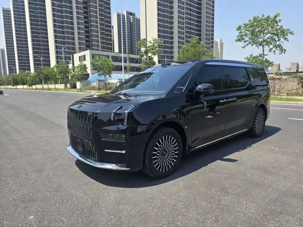 Zeekr 2024 Zeekr 009 Six-Seater Executive Edition AWD 108kWh Automatic Transmission exterior