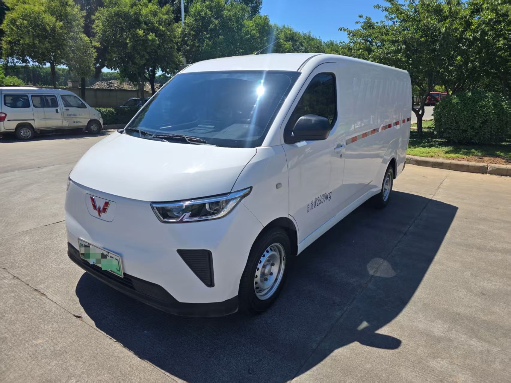 Wuling 2024 Yangguang 300km Comfort Edition (Sealed Windows) 75kW Automatic Transmission exterior