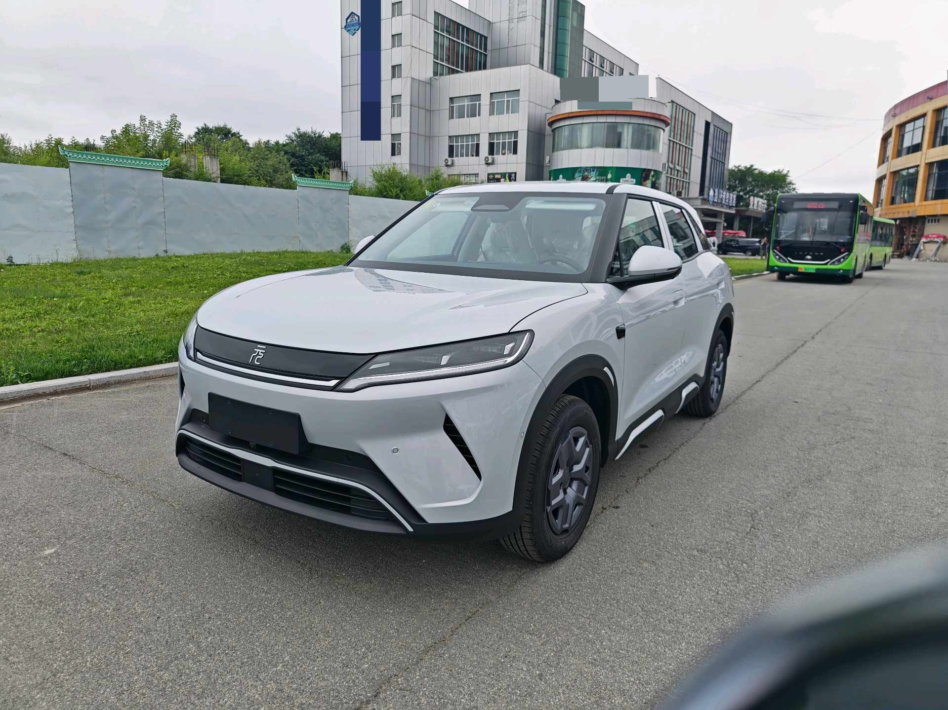 BYD 2025 Yuan UP Intelligent Driving Edition 401KM Vitality Edition Automatic Transmission exterior