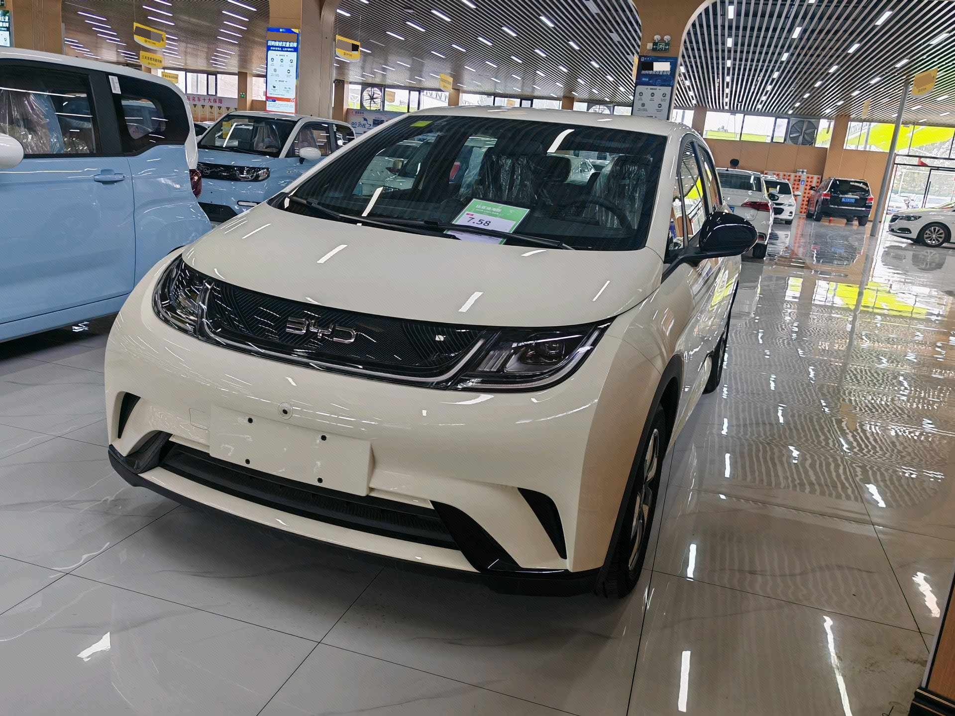 BYD 2025 Dolphin 420km Freedom Edition, Automatic Transmission exterior