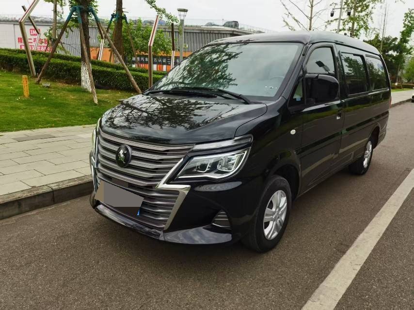 Fengxing Lingzhi M5L 2023 Model Year Lingzhi M5L 1.6 Comfort Edition 7-Seater Manual Transmission exterior