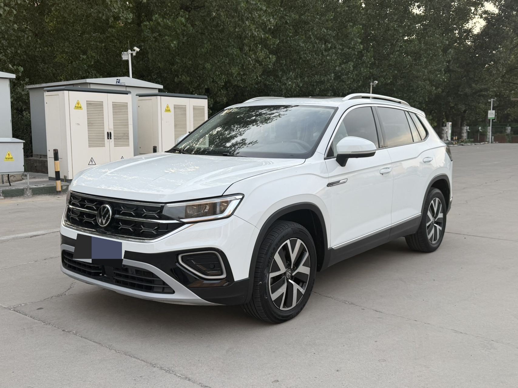 Tiguan 2023 280TSI FWD Luxury Plus Advanced Edition exterior