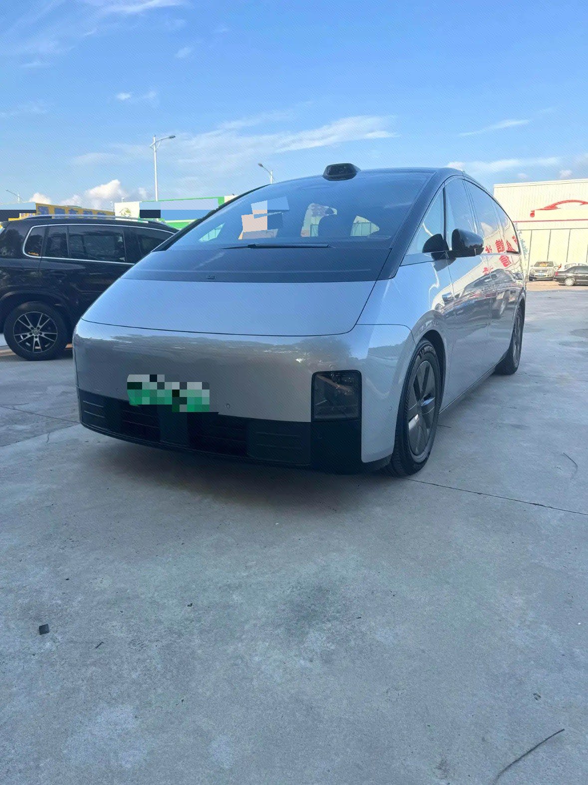 Li Auto MEGA 2024 Ultra exterior