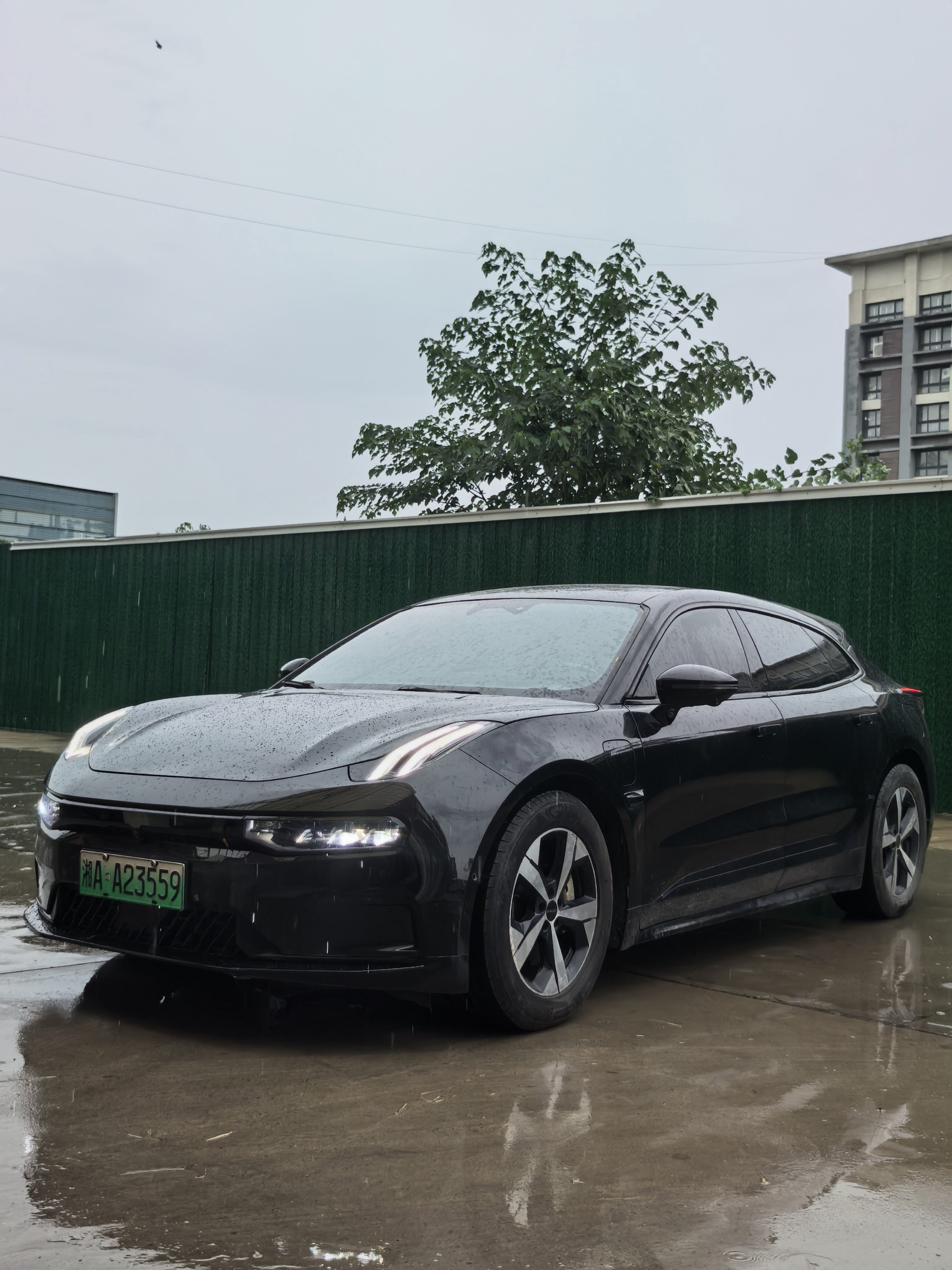 Zeekr 001 2023 Model Year WE Edition 100kWh exterior