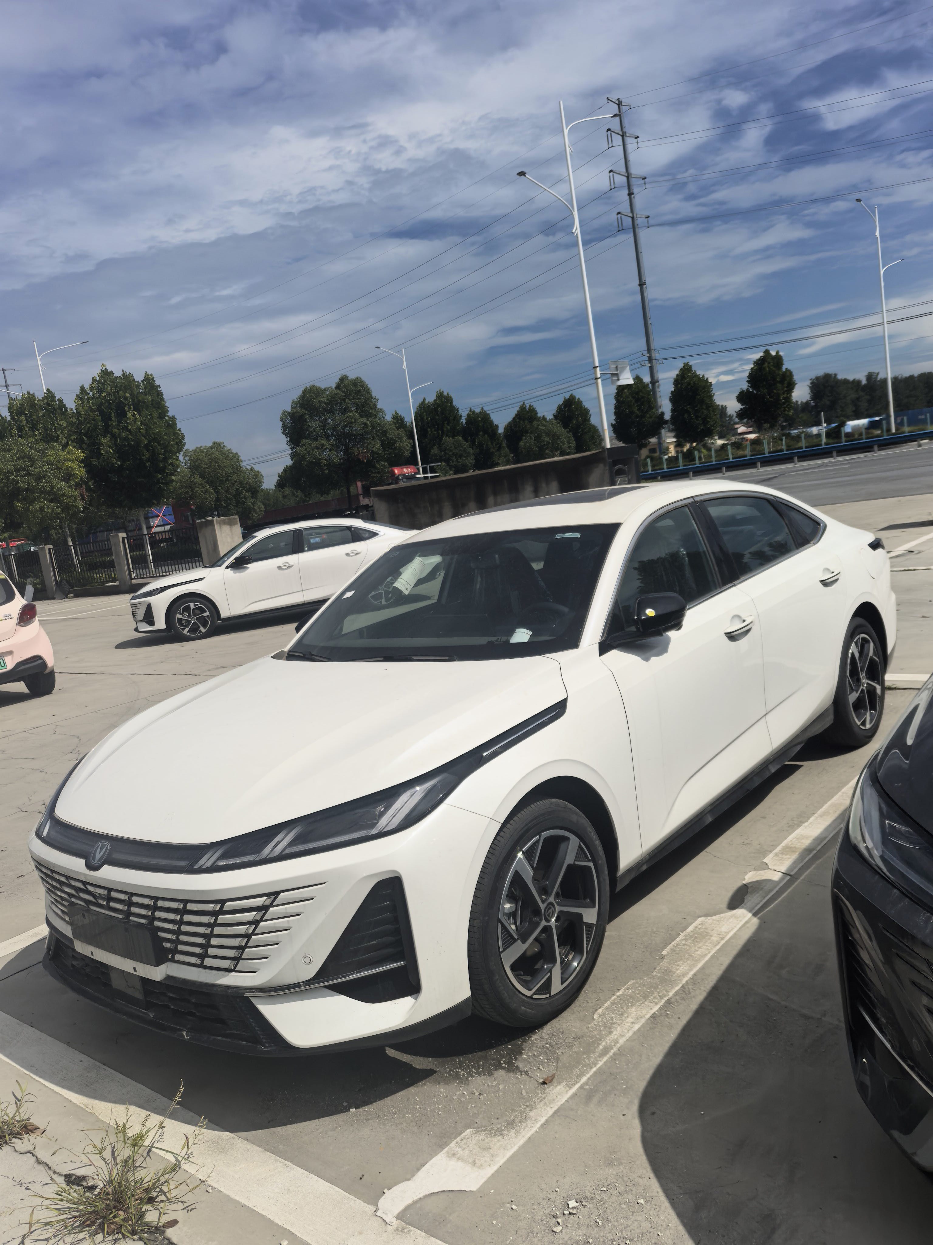 Changan 2026 Eado 1.5T 500Bar "Yuexiang" Edition Automatic Transmission exterior