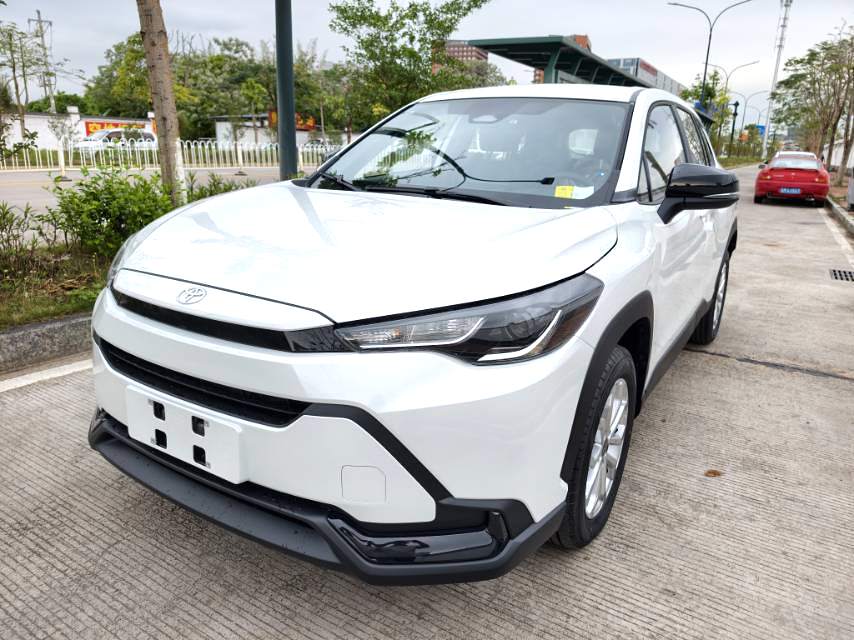 Toyota 2026 Corolla Cross 2.0 CVT Comfort Edition Automatic exterior