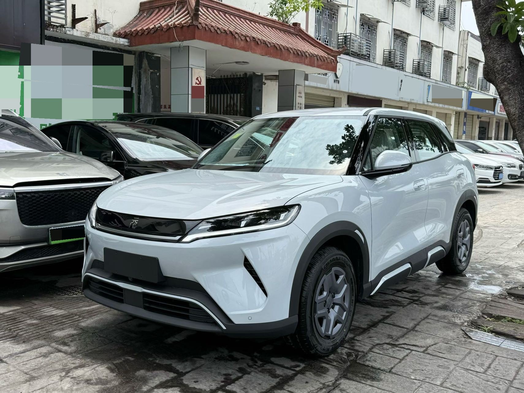BYD 2025 Yuan UP 301KM Navigation Edition, Automatic Transmission exterior