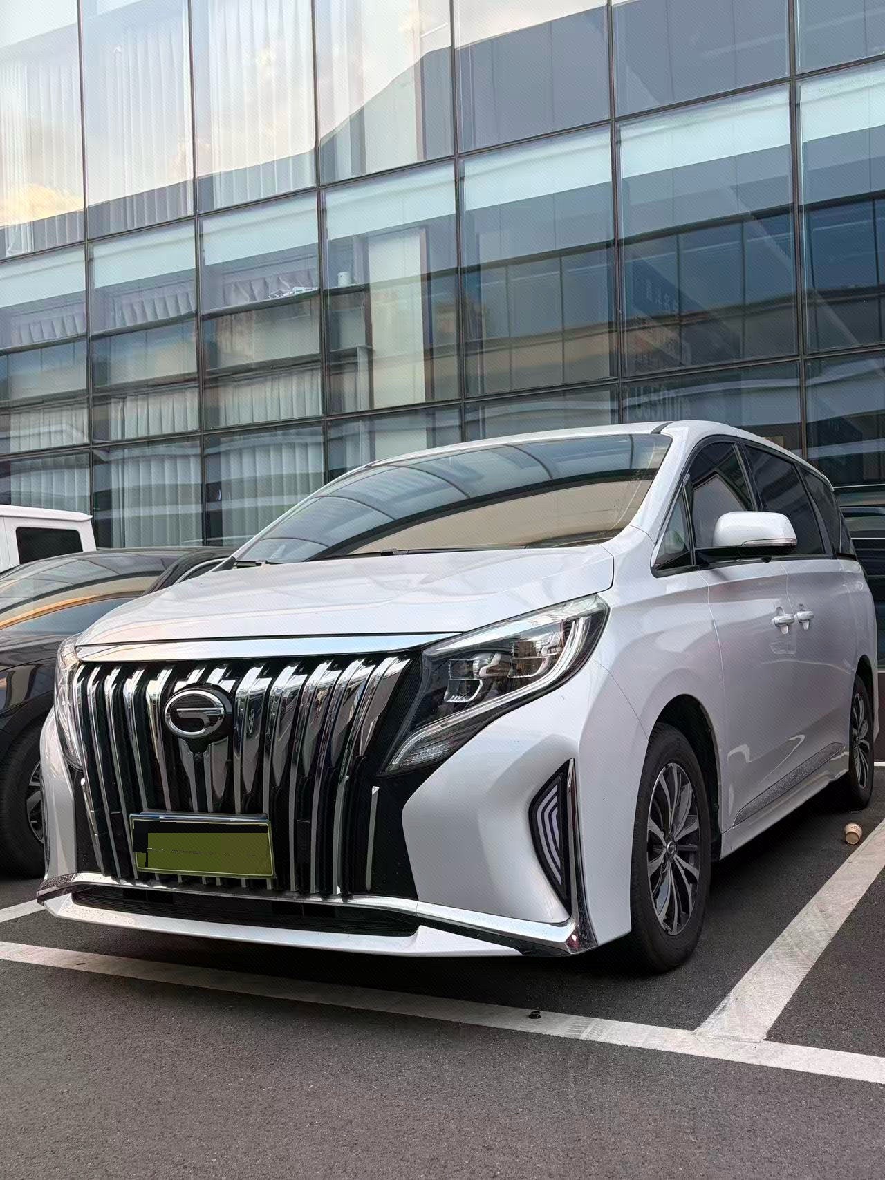 Trumpchi E8 New Energy 2024 Model 150km MAX exterior