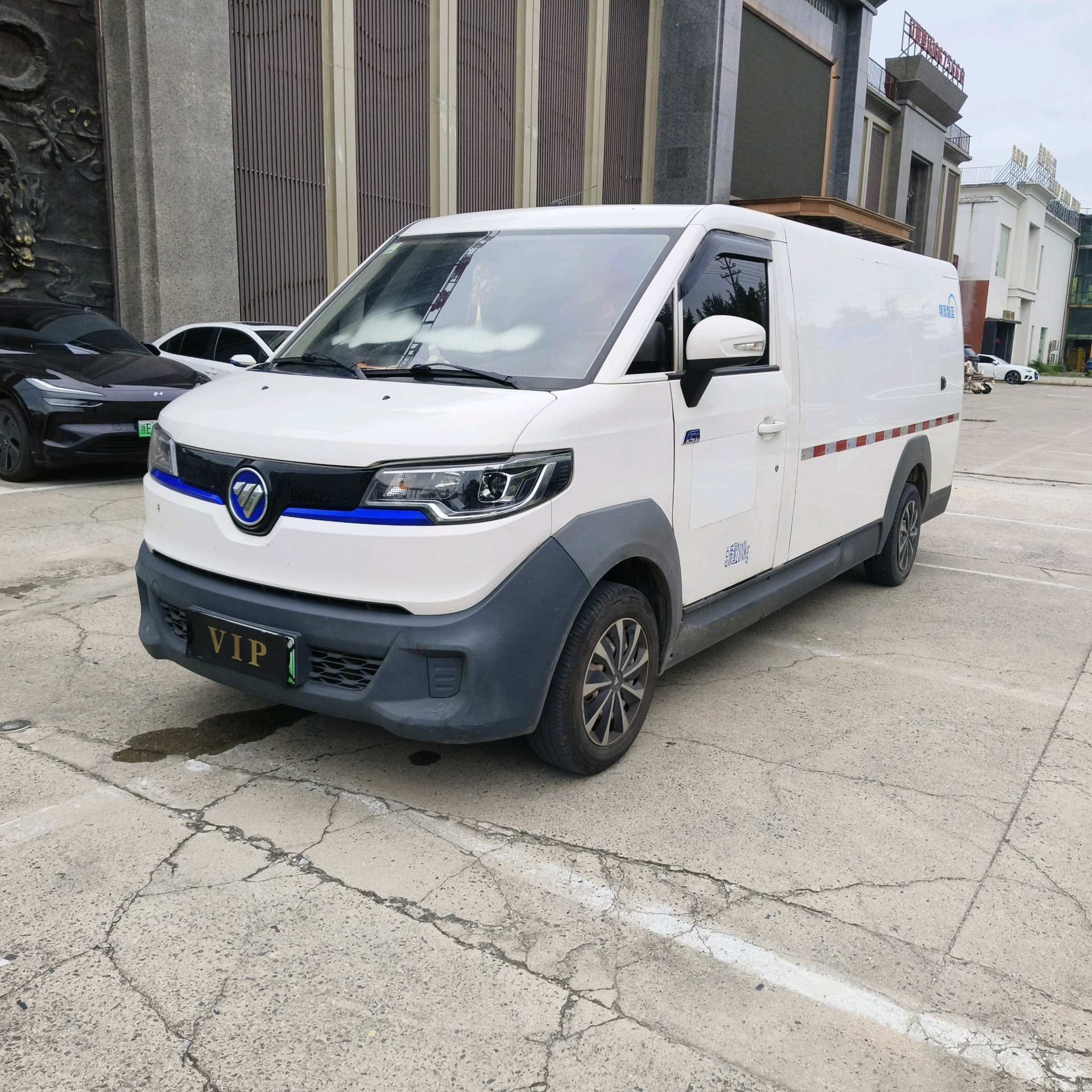 Foton 2024 Zhilan Jingling E7 (Fast/Slow Charging Version), 2-Seater, 5.395-meter All-Electric Enclosed Cargo Van, 46.36 kWh, Automatic Transmission exterior