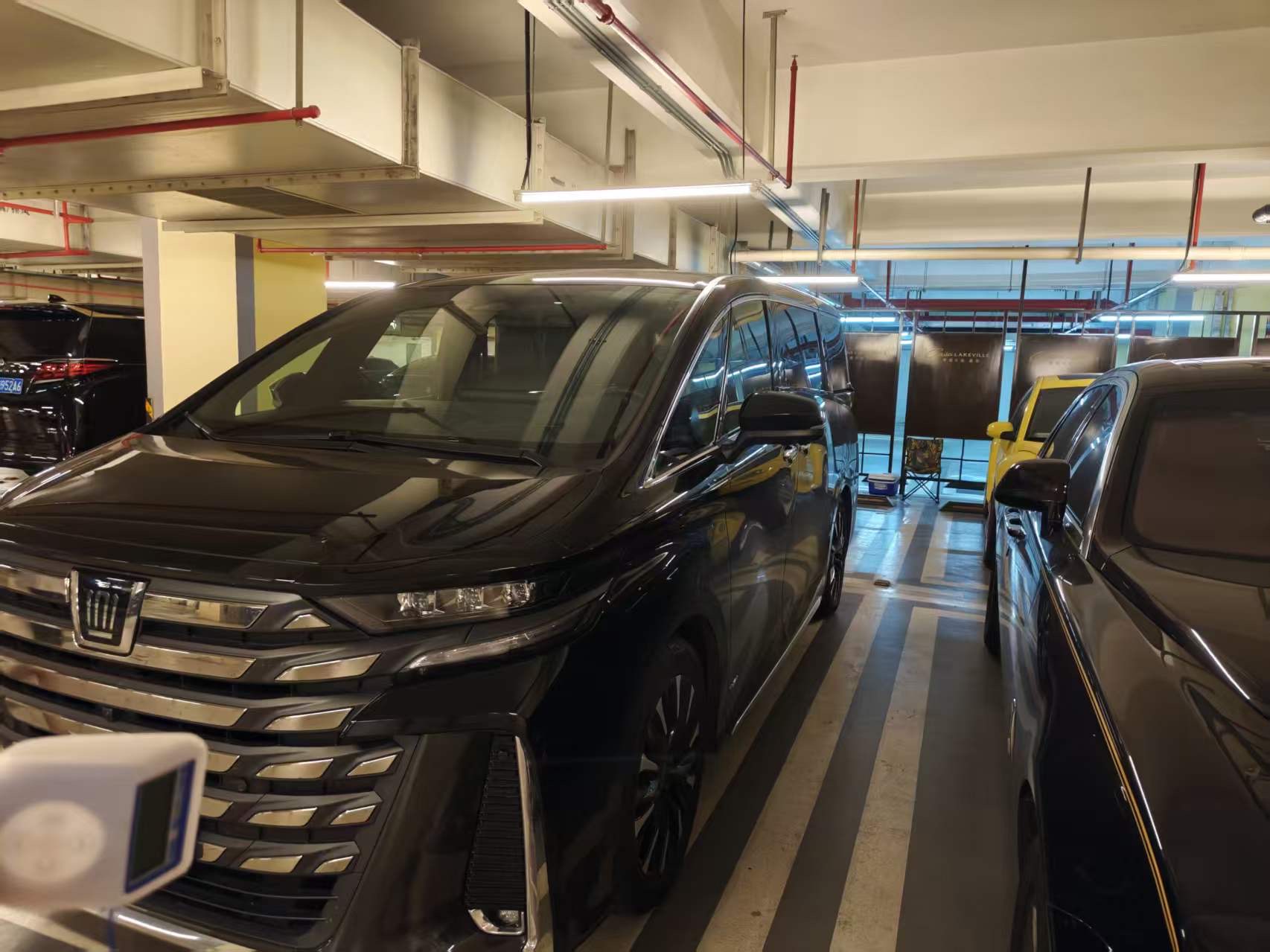 Toyota Vellfire (Imported) 2025 Model Year Crown Vellfire 2.5 CVT Black Gold Edition Automatic Transmission exterior