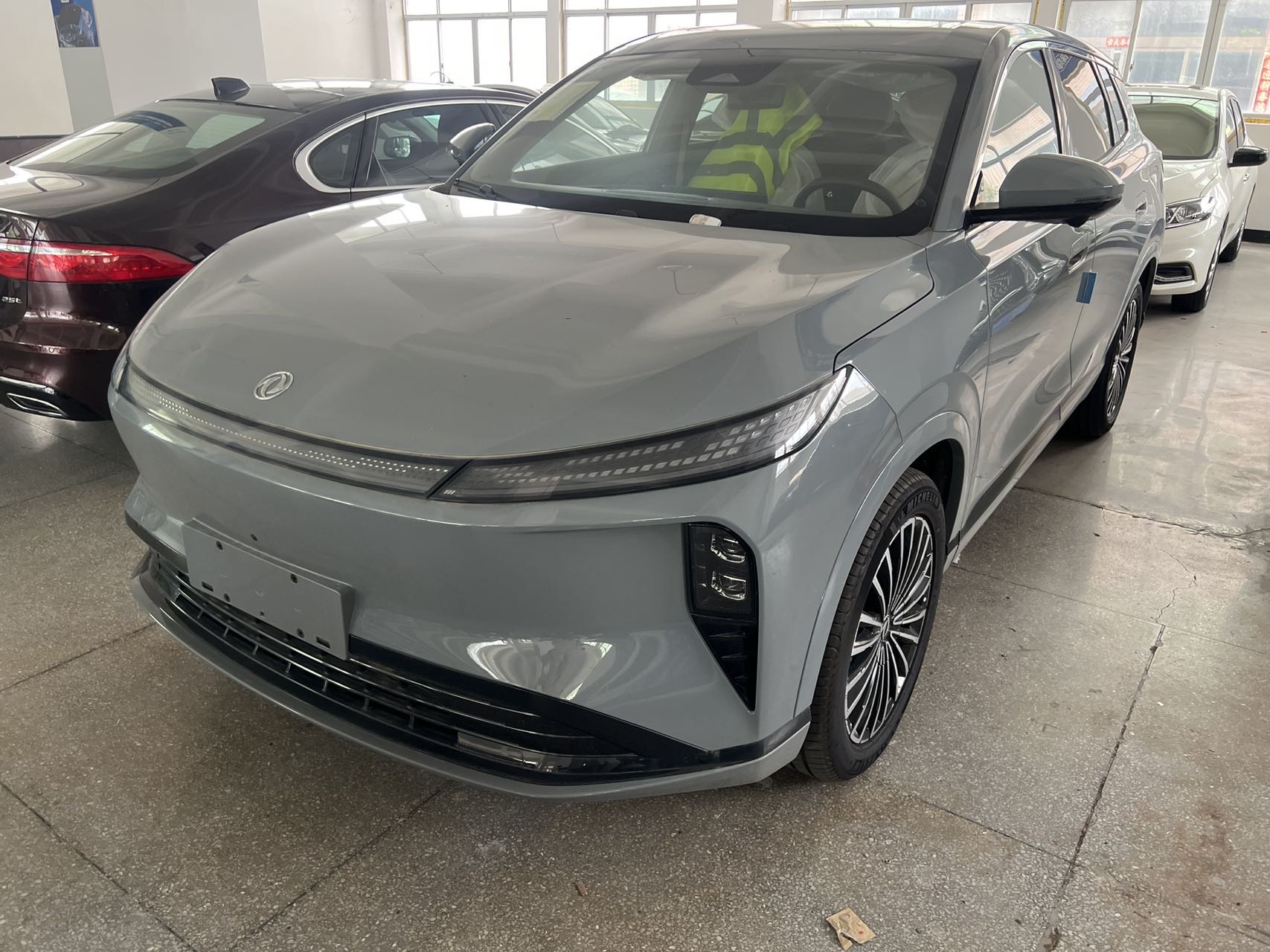 2025 Dongfeng Fengshen L8 185KM Dream Edition exterior