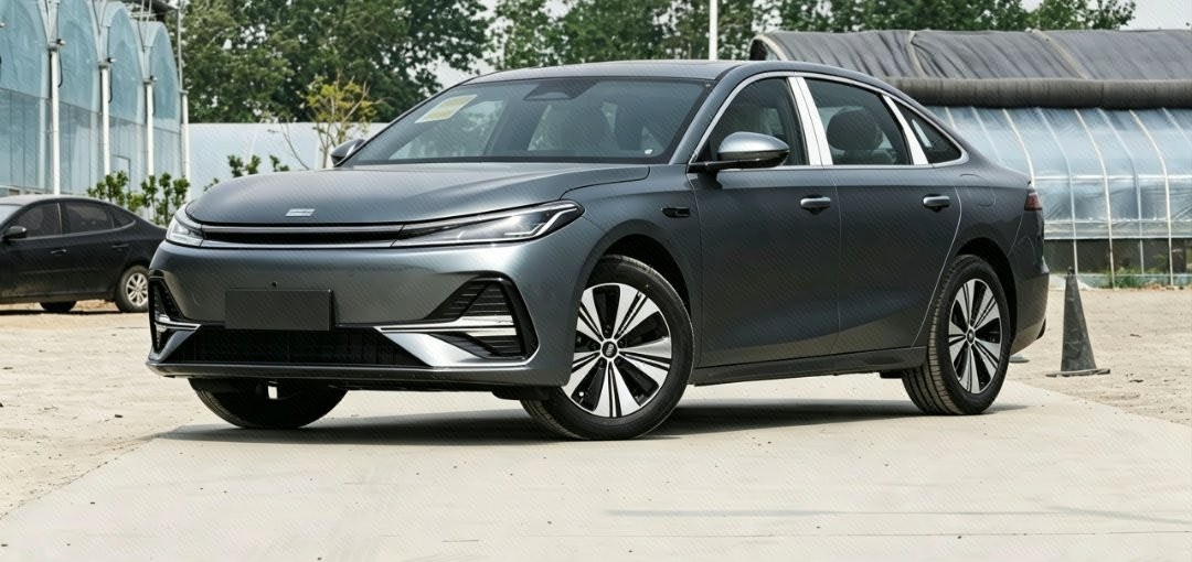 Geely Galaxy 2026 A7 EM-i 1.5 235km Explorer+ Edition, Automatic Transmission exterior