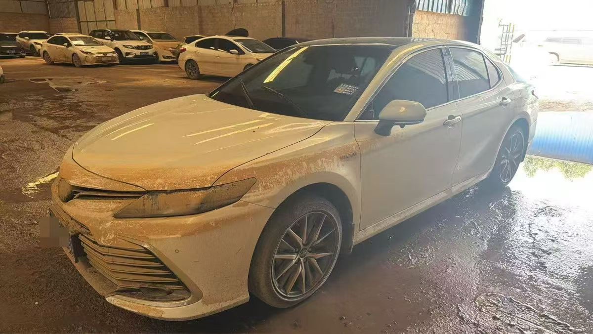 Toyota 2023 Camry Hybrid 2.5HG CVT Luxury Edition, Automatic Transmission exterior