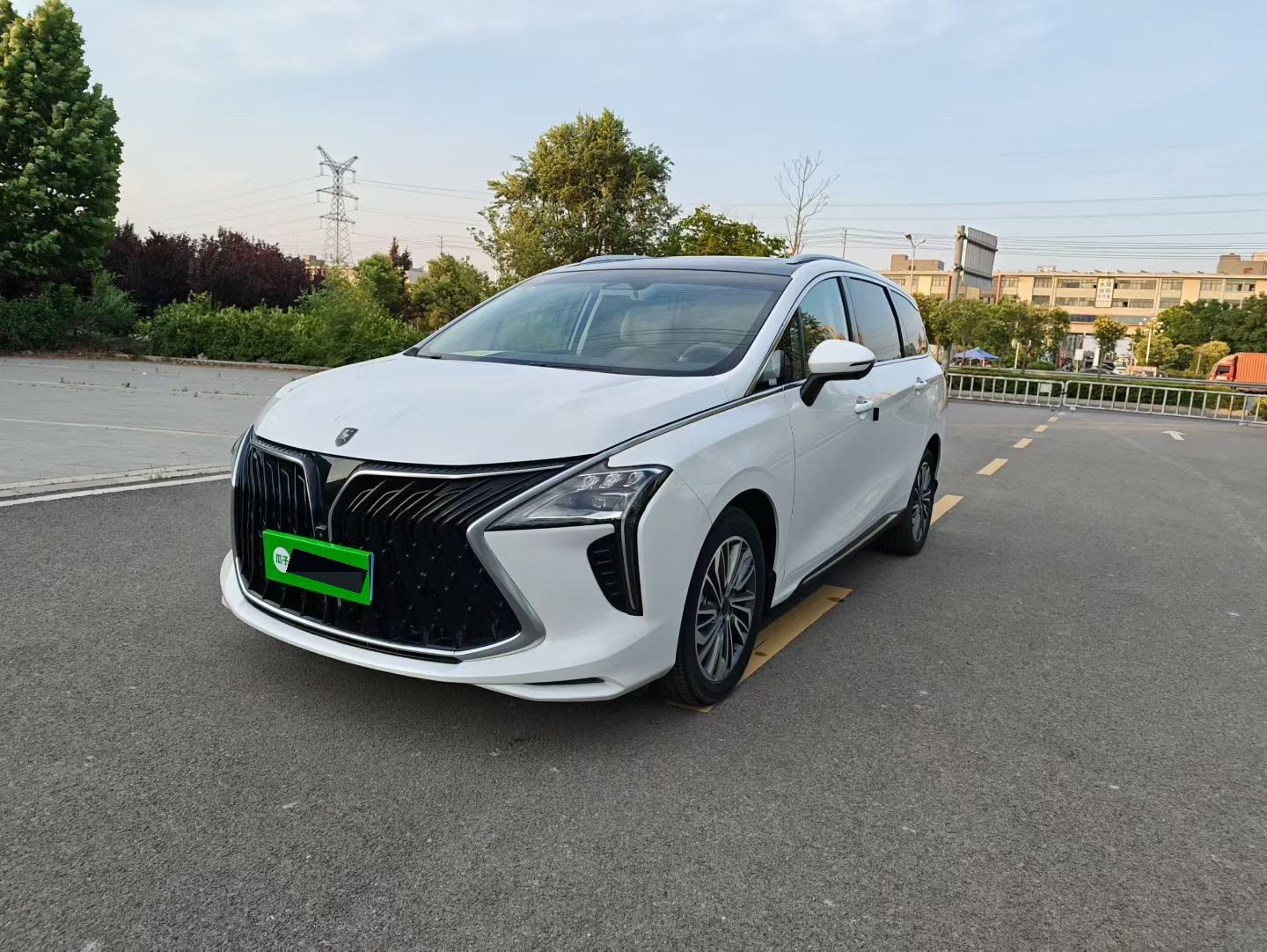 Fengxing 2024 Yacht 1.5T Ocean View Edition, Automatic Transmission exterior