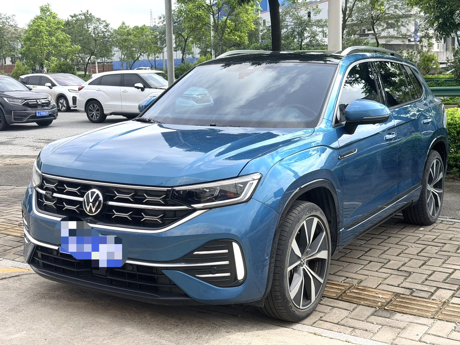 Volkswagen 2023 Tiguan 2.0TSI 380TSI AWD R-Line Pro Smart Edition, Automatic Transmission exterior