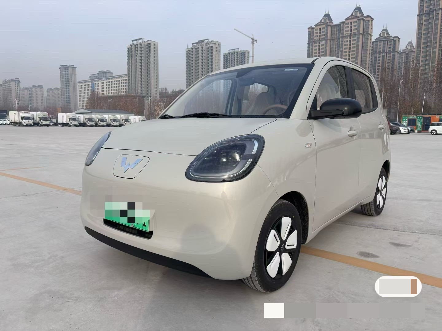 Wuling 2025 Hongguang MINI EV Four-Door Edition, Advanced Trim, Automatic Transmission exterior