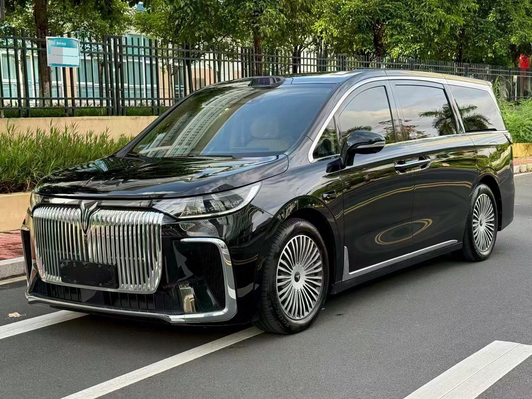 LanTu 2025 Dreamer PHEV 1.5T AWD Flagship Qiankun Edition, Automatic Transmission