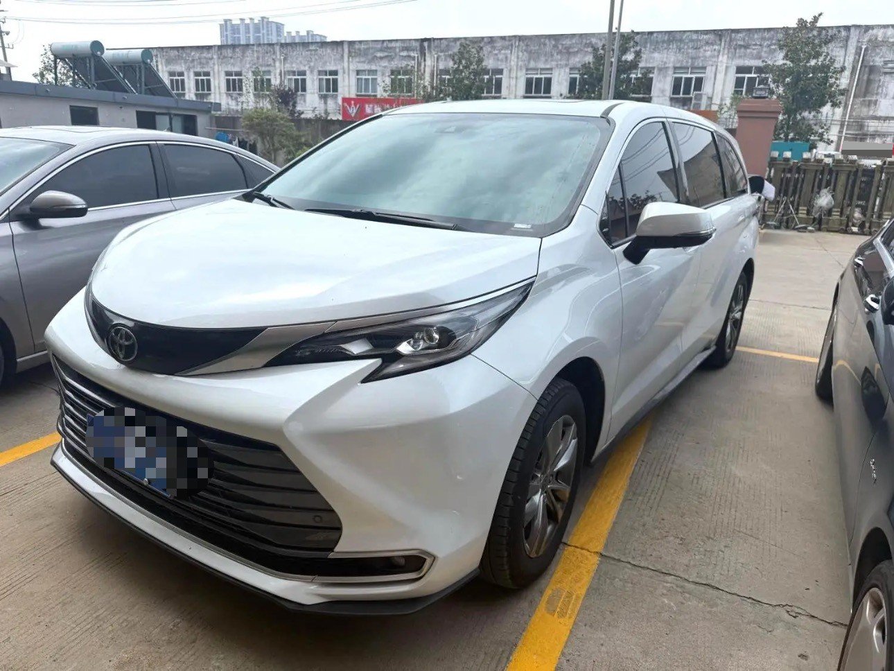Toyota 2026 Sienna 2.5 CVT AWD Luxury Edition Automatic Transmission