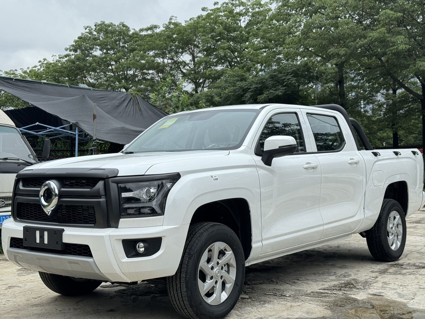 Great Wall 2026 Jingangpao 2.0T Diesel 2WD Elite Model with Manual Transmission and Automatic Gearbox exterior