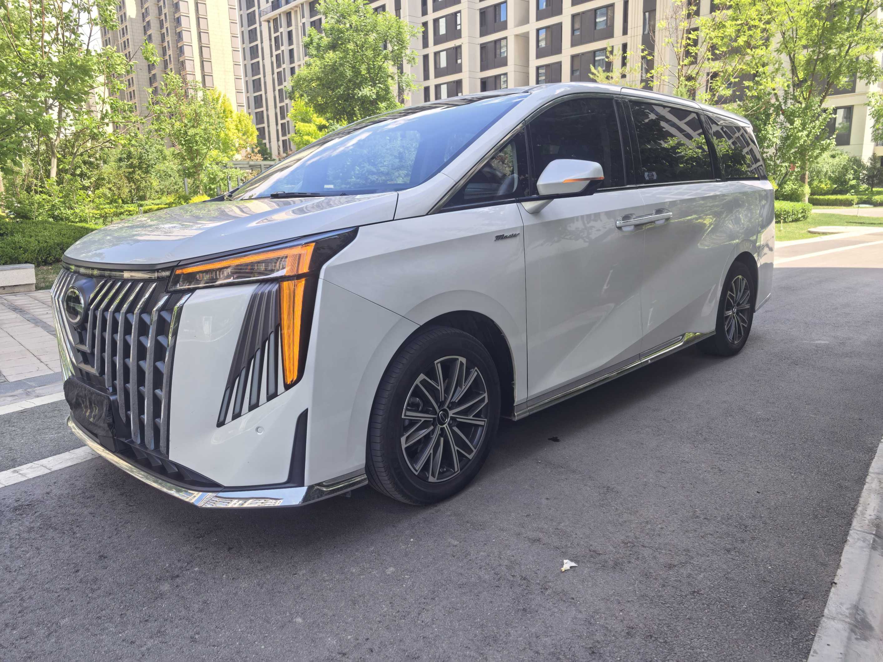 GAC Trumpchi M8 2024 Model Year 2.0TGDI High-Spec Edition exterior