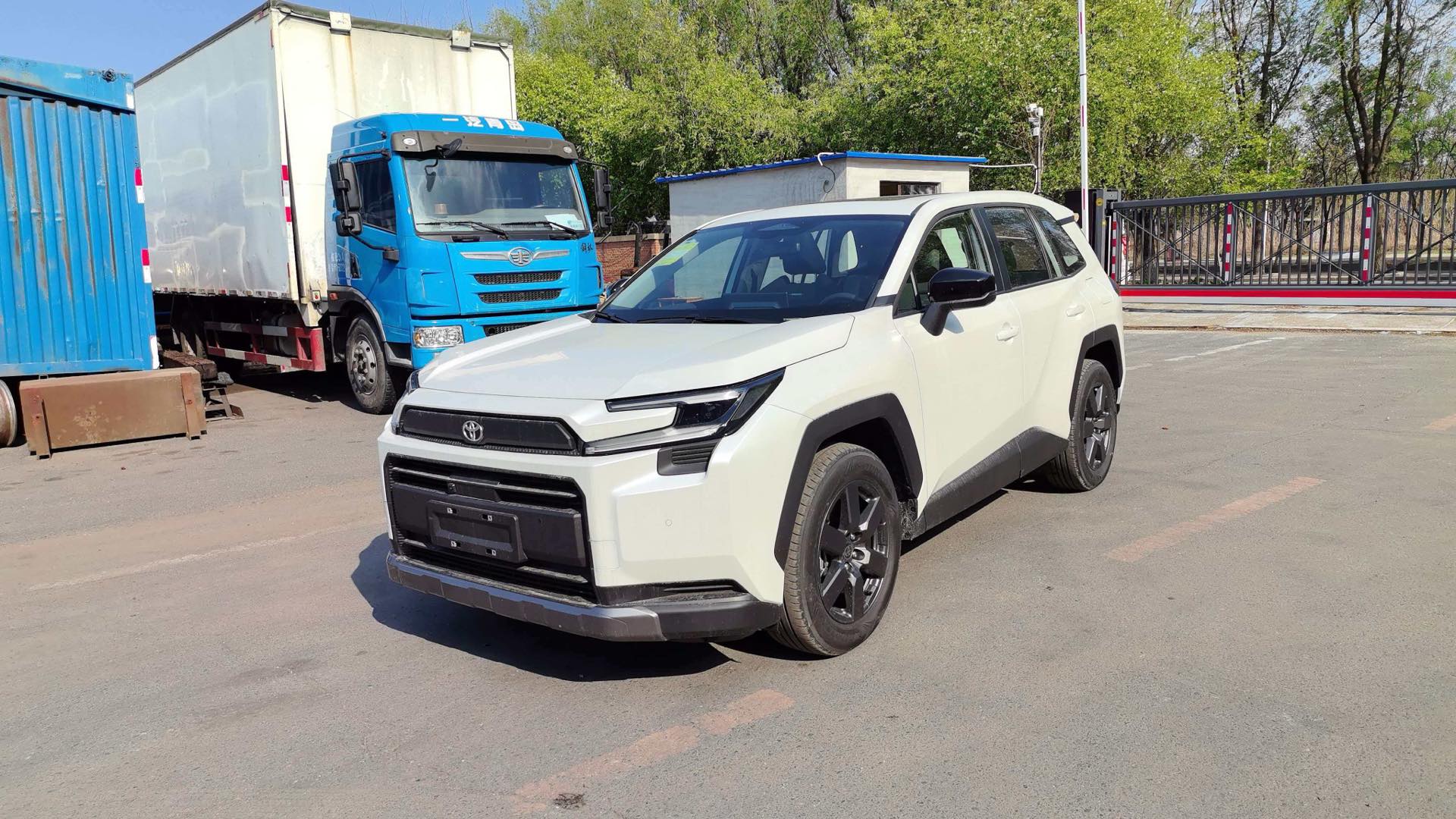 Toyota 2026 RAV4 2.0 CVT AWD Luxury Edition Automatic Transmission exterior