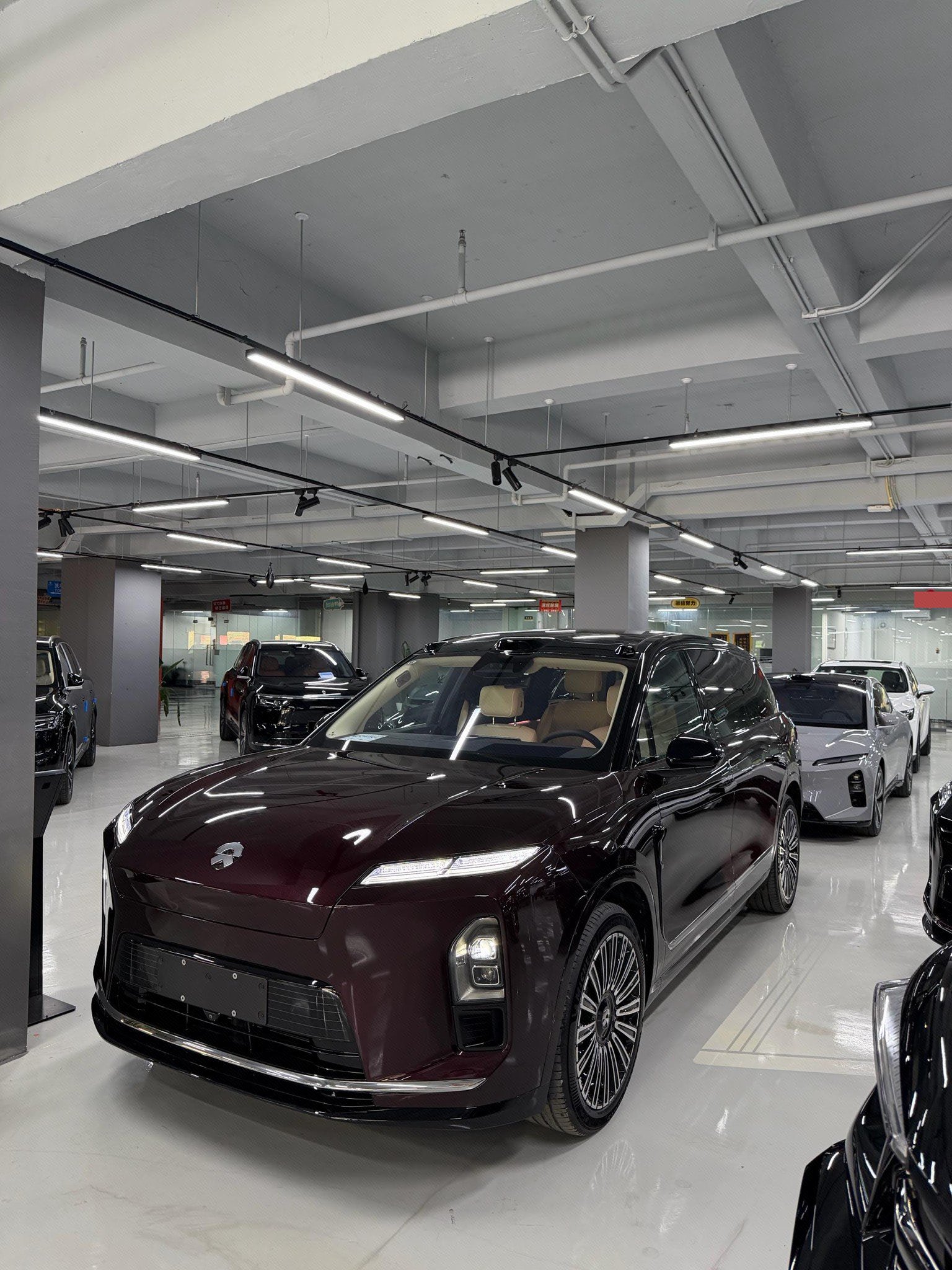 NIO 2026 ES8 6-Seater Executive Luxury Edition, Automatic Transmission exterior