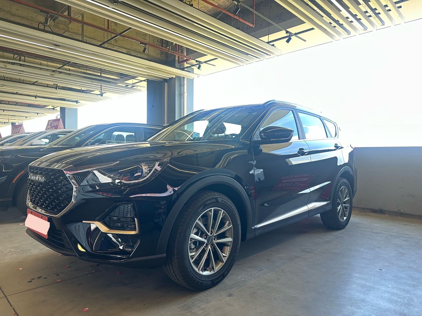Jietu 2025 X70 1.5T Beyond PRO 5-Seater Automatic exterior