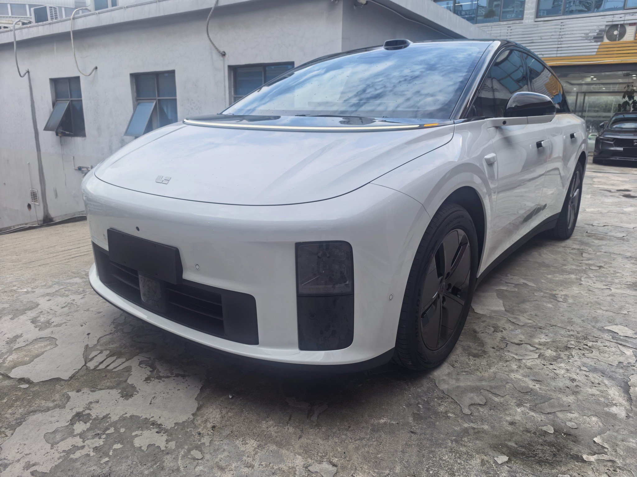 Li Auto i6 2025 Model Year, Standard Edition exterior
