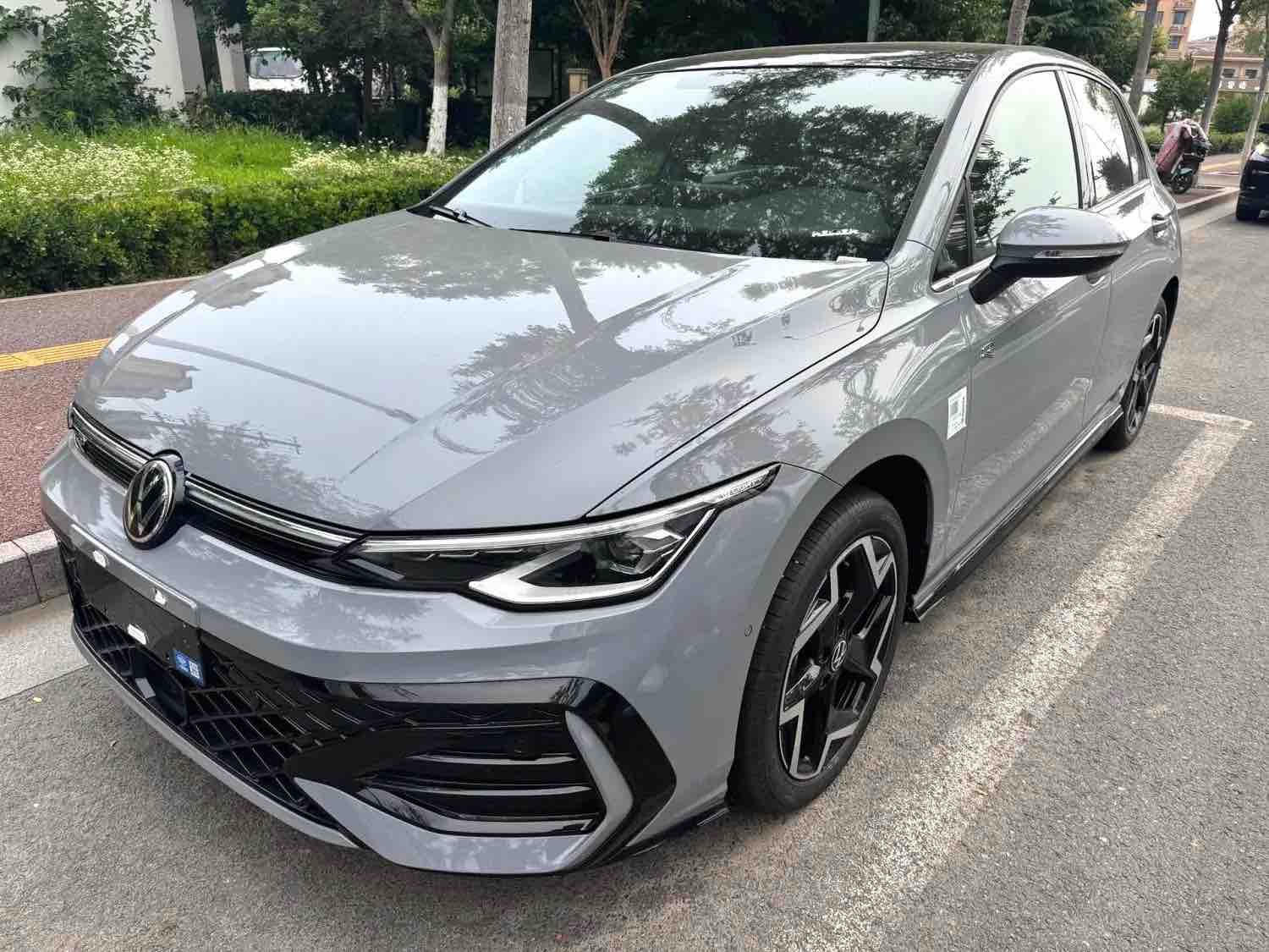 Volkswagen 2025 Golf 8 R-Line 1.5 TSI 300 TSI Automatic exterior