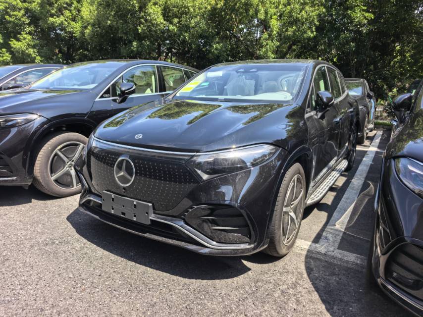 Mercedes-Benz EQS SUV (Imported) 2025 Model Year EQS SUV 500 4MATIC Automatic Transmission exterior