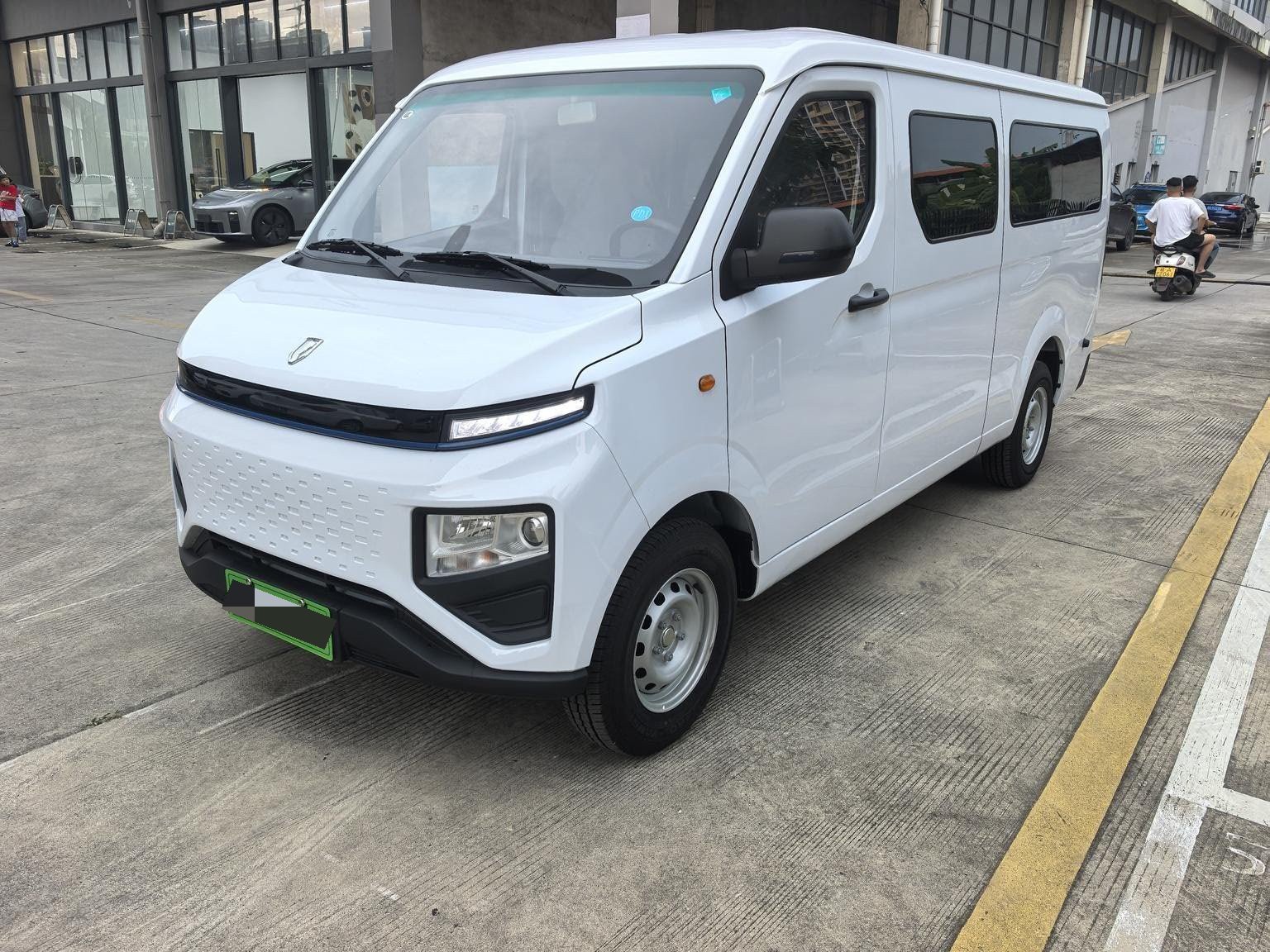 Jinbei 2026 Model Year Ji Yun E6 Changyun Edition Standard Roof, 6-Seater, Automatic Transmission exterior