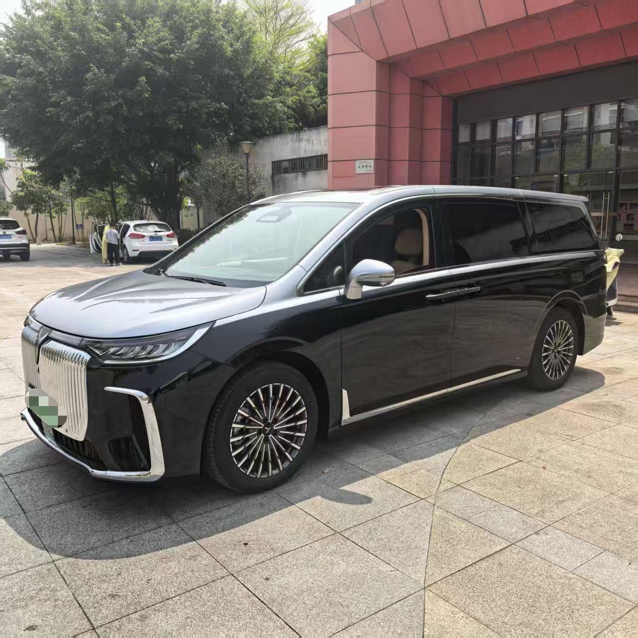 LanTu 2026 Dreamer PHEV 1.5T Kunpeng Pro Automatic Transmission exterior
