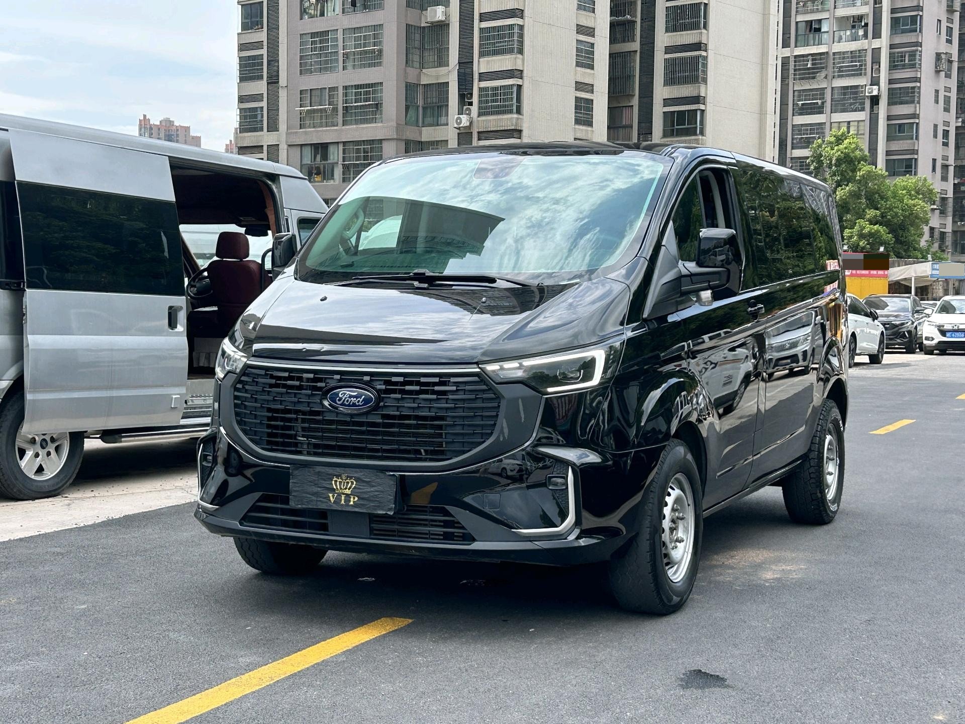 Ford 2023 New Transit 2.0T Diesel Business Edition, Short Wheelbase, Low Roof, 7/8/9-Seater, Automatic Transmission exterior