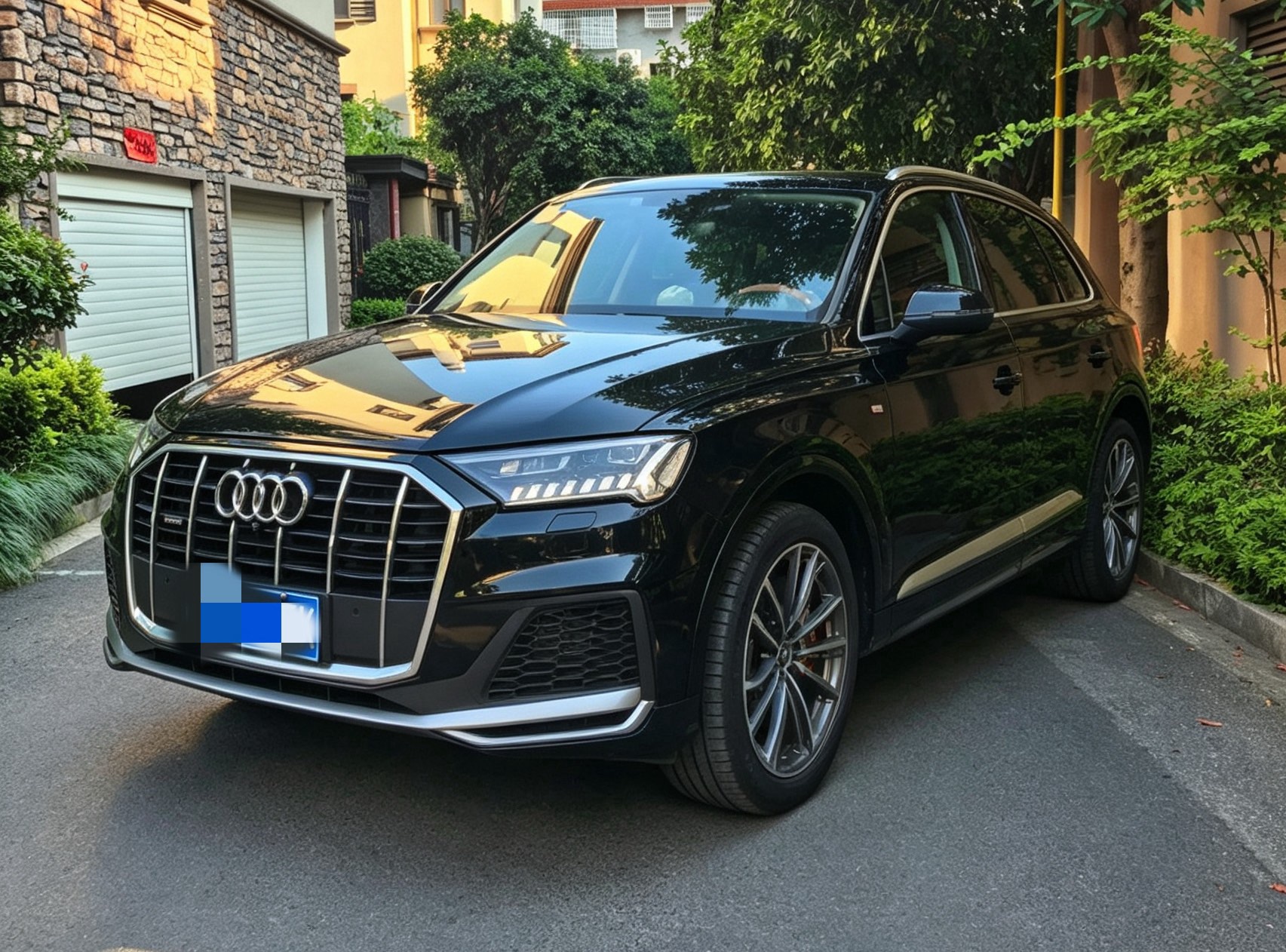 Audi Q7 (Imported) 2023 Model Year Q7 48V 3.0 TFSI 55 TFSI Quattro S line Sport Automatic Transmission exterior