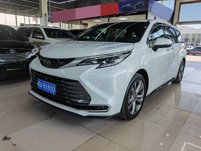Toyota 2026 Sienna 2.5 CVT 2WD Premium Edition, Automatic Transmission exterior