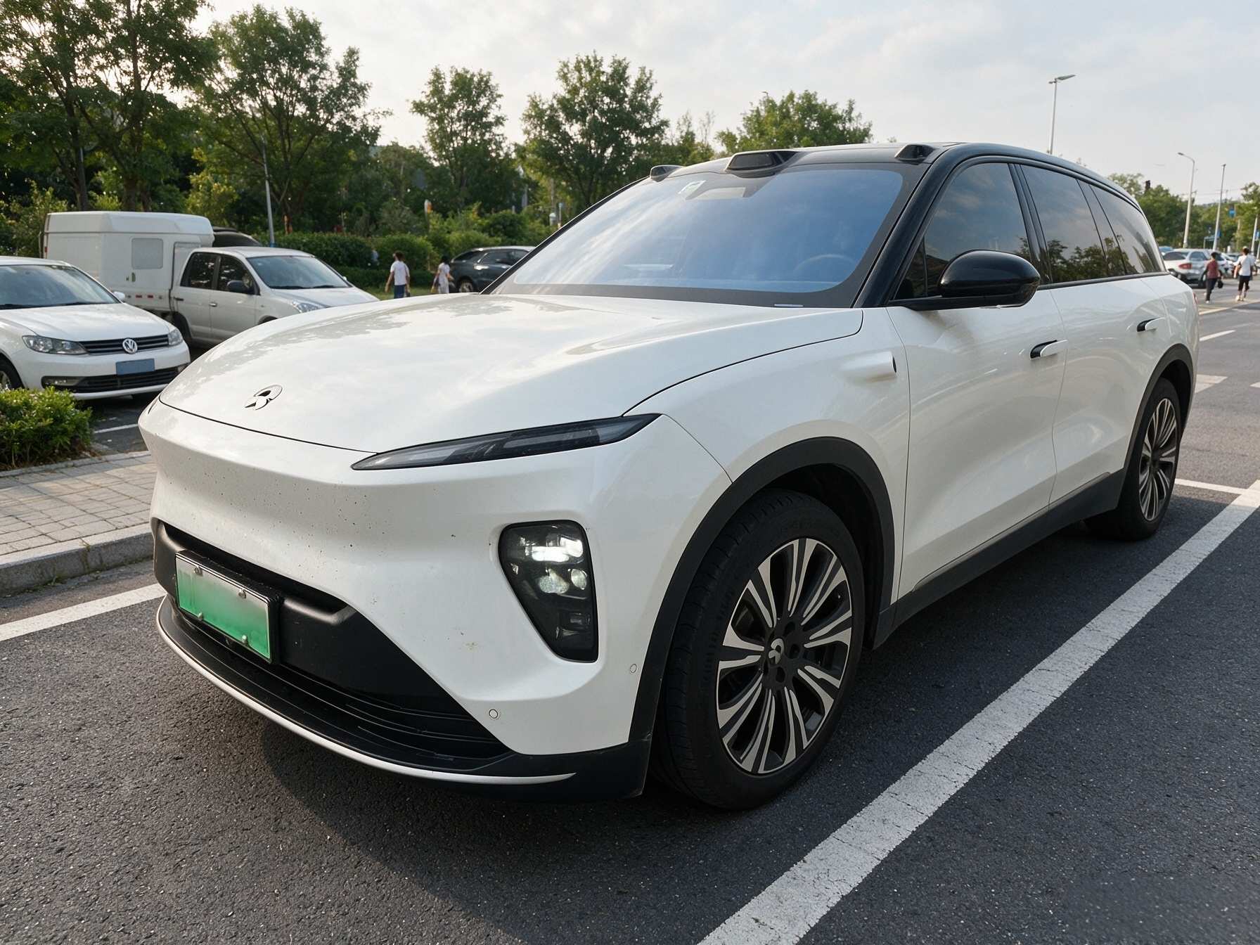 NIO ES8 2024 Model Year, 75kWh exterior