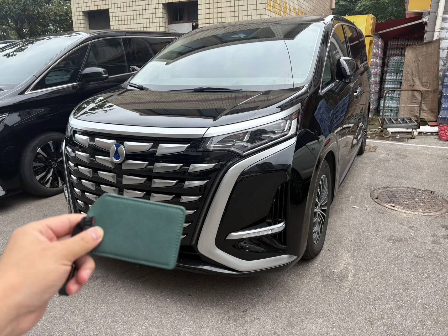 Denza D9 2024 DM-i 980 AWD Flagship exterior