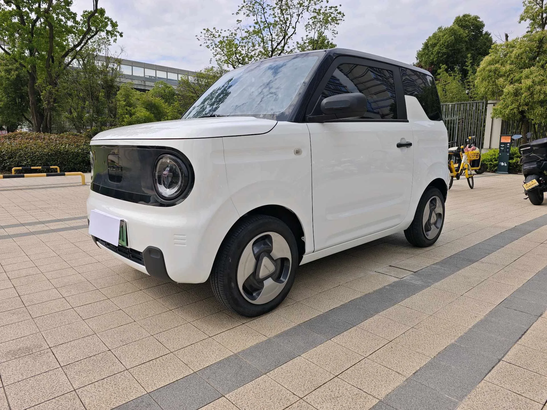 Geely Panda MINI Manual Transmission exterior