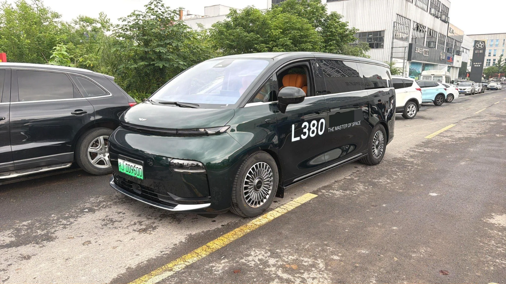 L380 2024 Model, 140-degree, 6-seater, 4WD Ultra exterior
