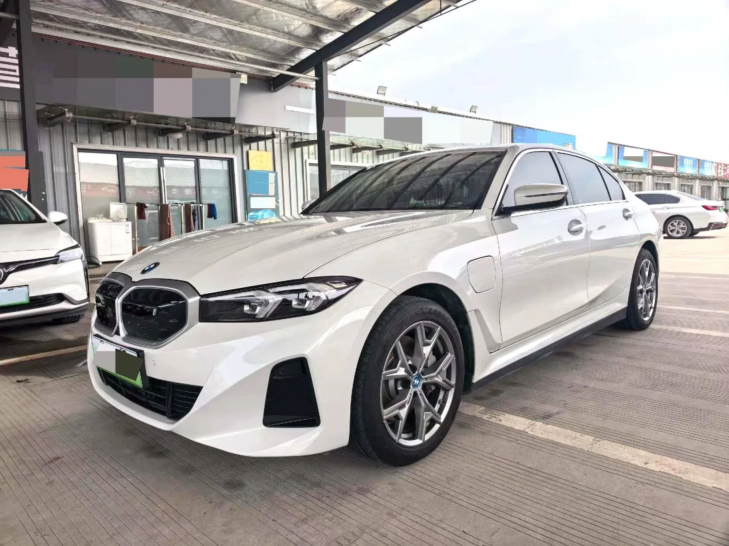 BMW 2024 i3 eDrive 35L Automatic exterior