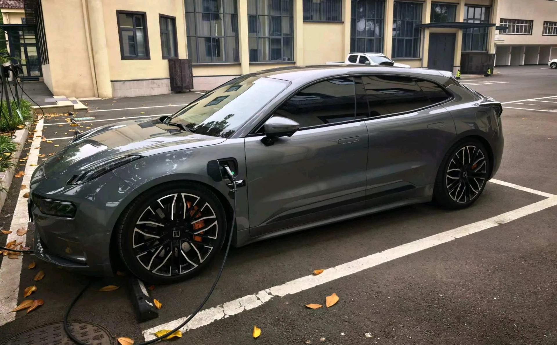 Extreme Krypton 001 2023 YOU Edition 100kWh exterior