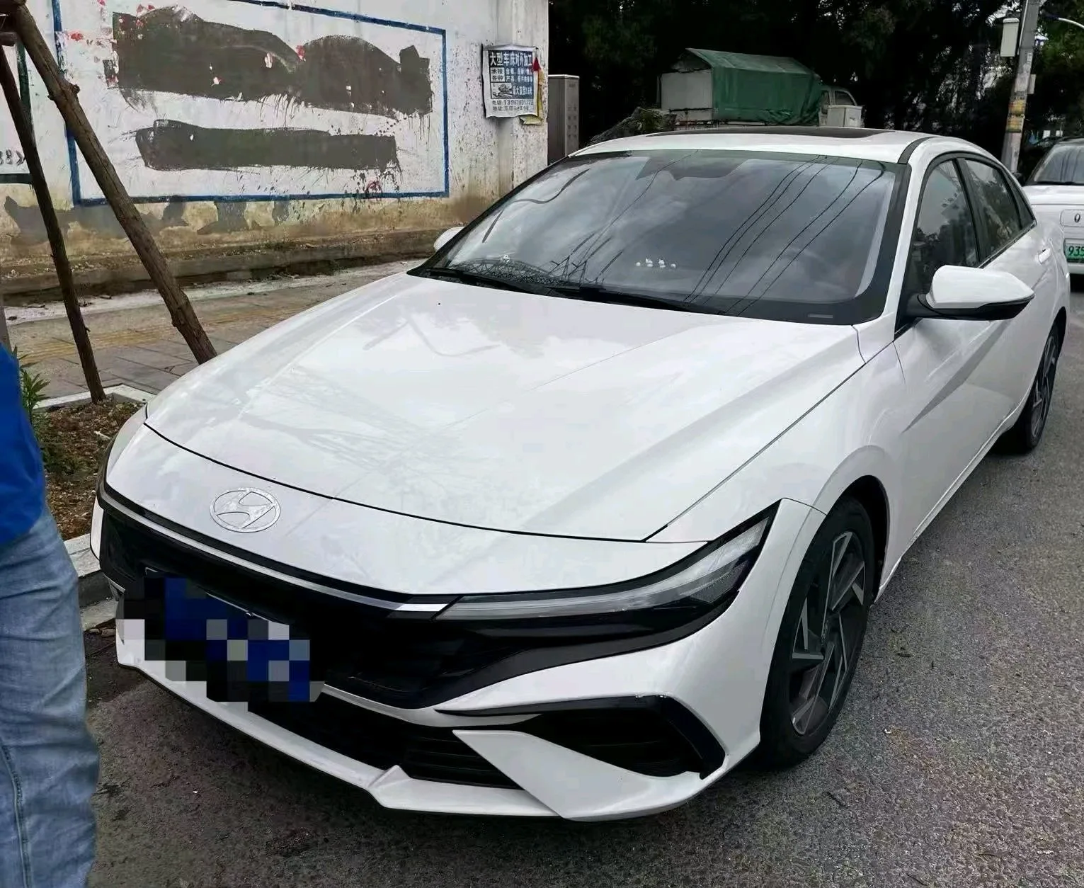 2023 Hyundai Elantra 1.5L CVT GLS Leading Edition exterior